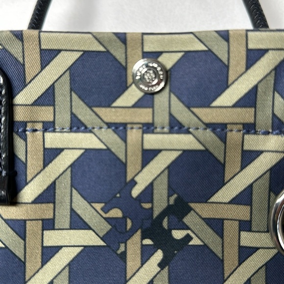 Tory Burch Geometric bag. - Picture 10 of 11